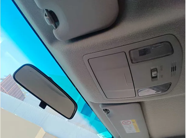 Car image 30