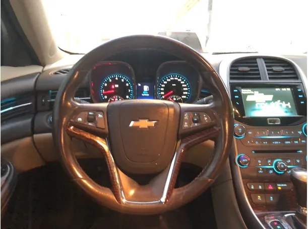 Car image 18