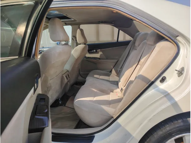 Car image 16