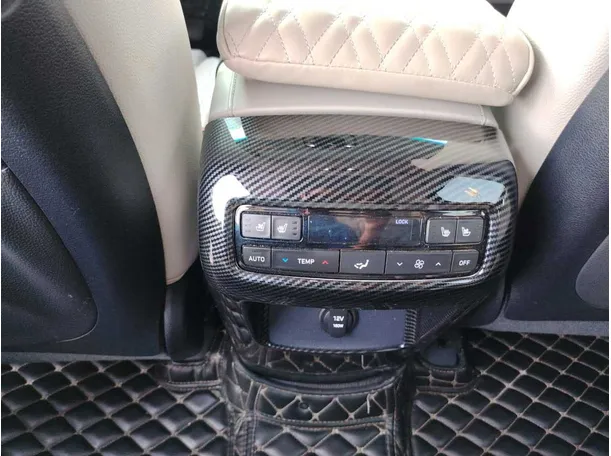 Car image 32