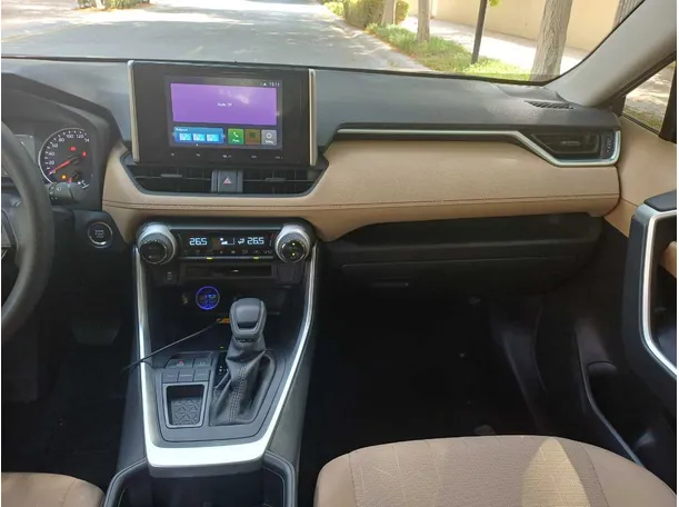 Car image 16