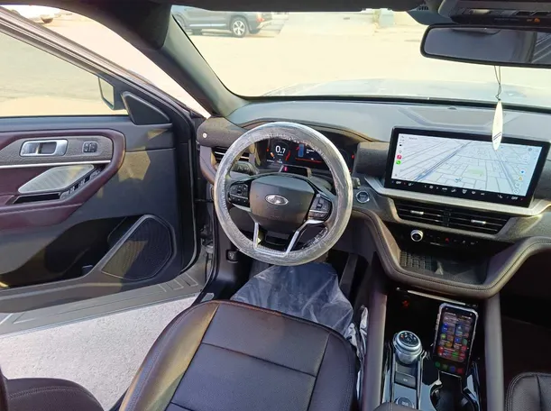 Car image 25