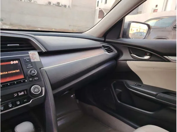 Car image 23