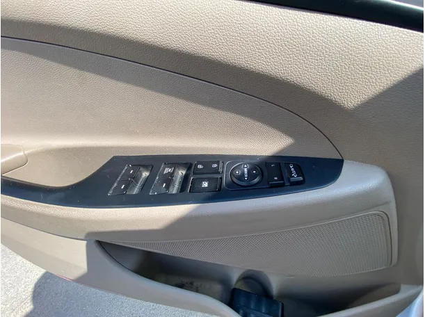 Car image 23