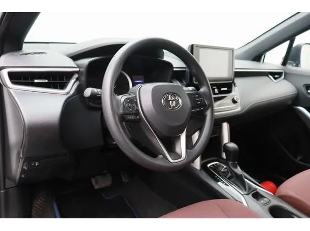 Car image 4