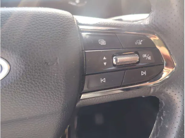 Car image 33