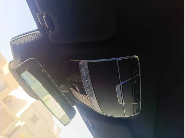 Car image 33