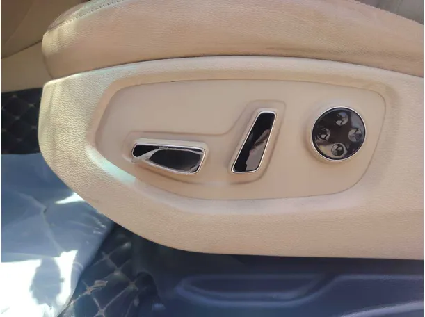 Car image 31