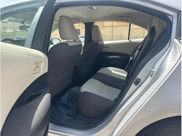 Car image 13