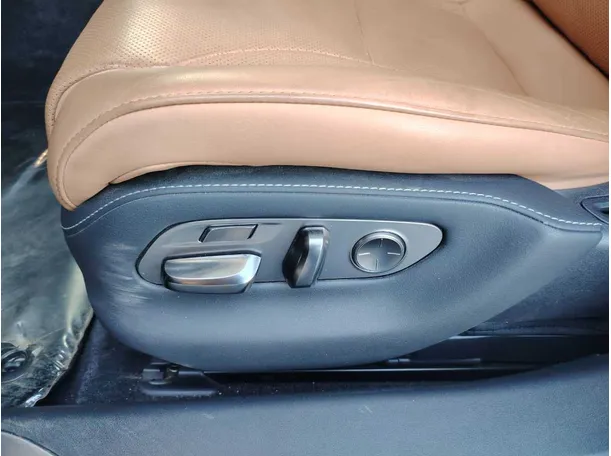 Car image 39