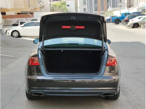 Car image 24