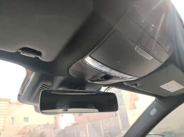 Car image 36