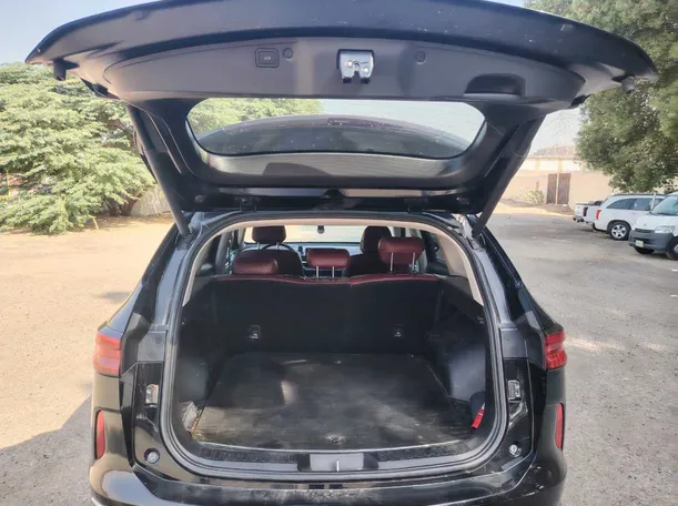 Car image 23