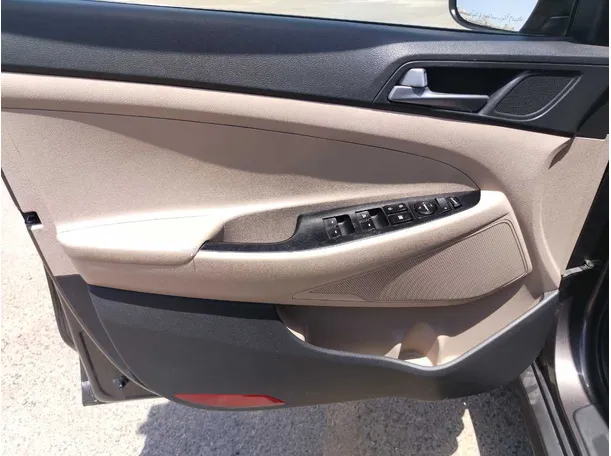 Car image 29