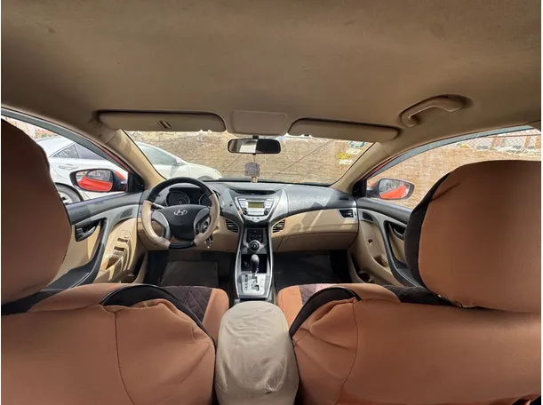 Car image 14