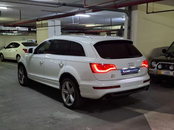 Car image 7