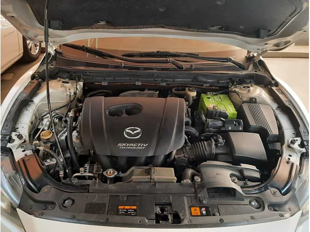 Car image 19