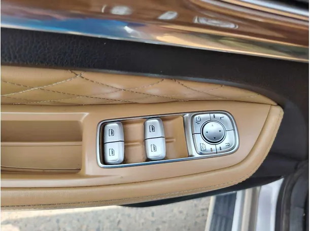 Car image 41
