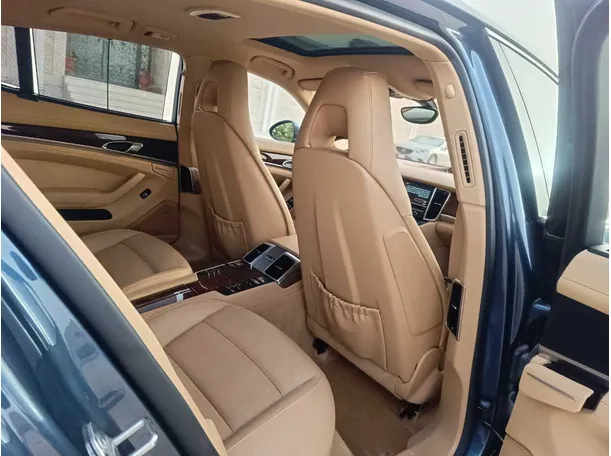 Car image 20