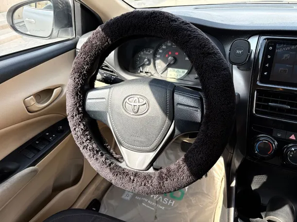Car image 18