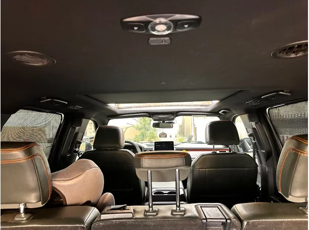 Car image 23