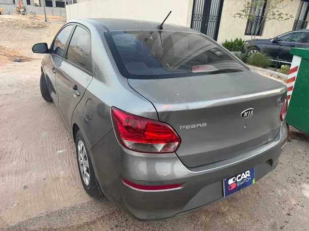Car image 7