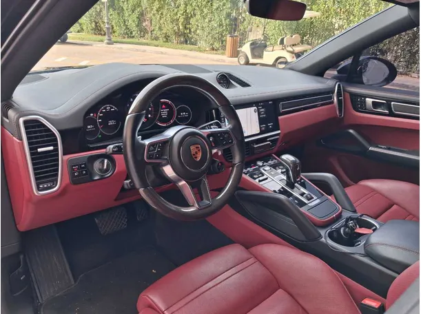 Car image 11