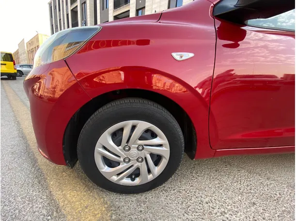 Car image 7