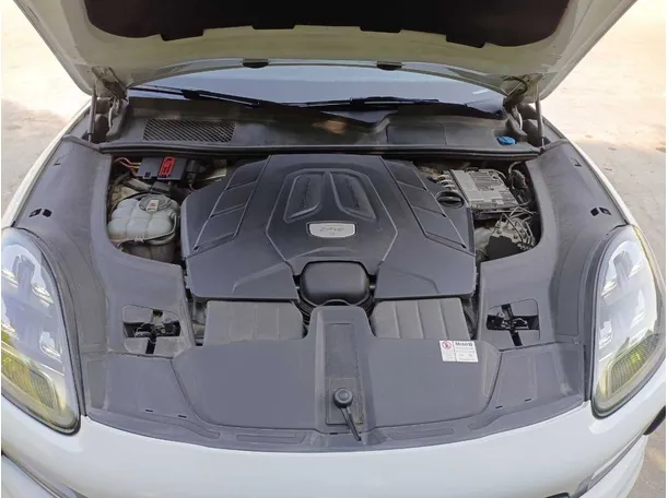 Car image 28