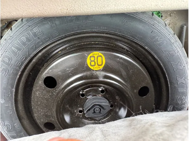 Car image 21