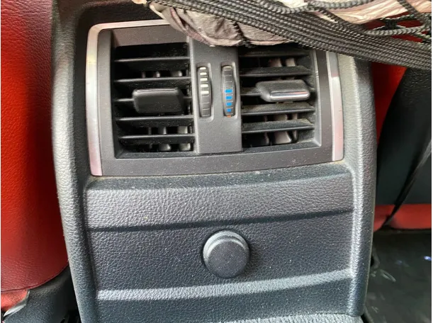 Car image 29