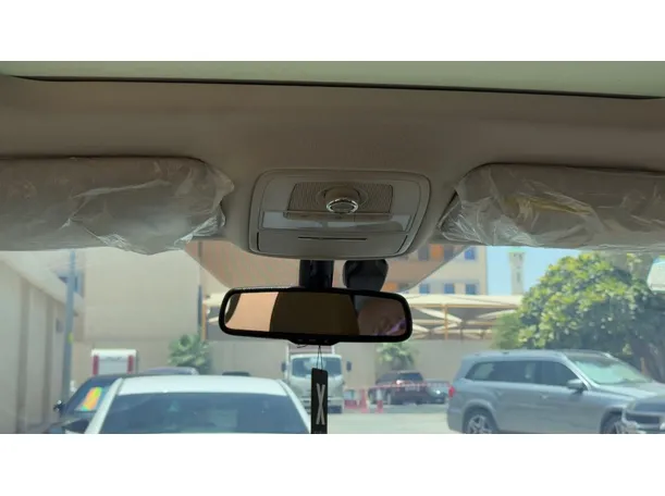 Car image 23