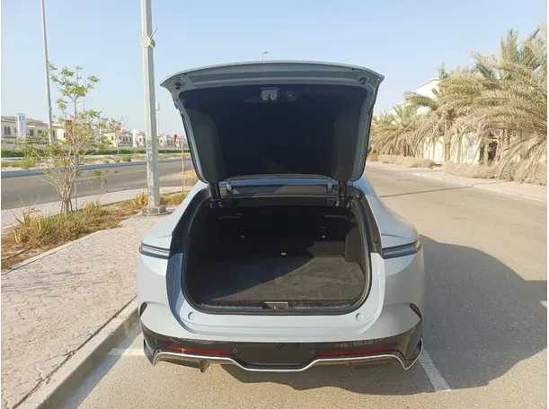 Car image 23
