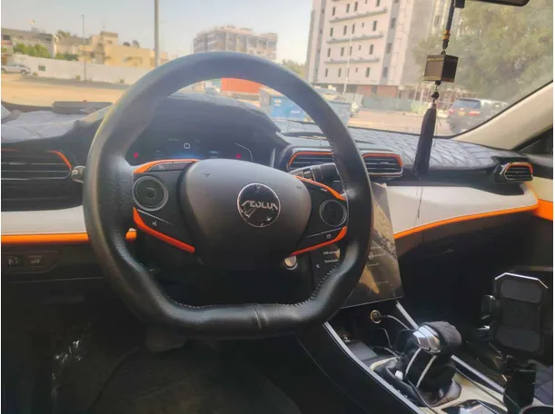 Car image 25