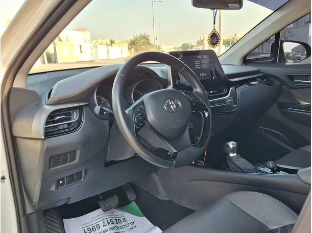 Car image 11