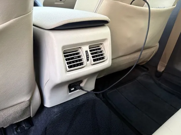 Car image 26