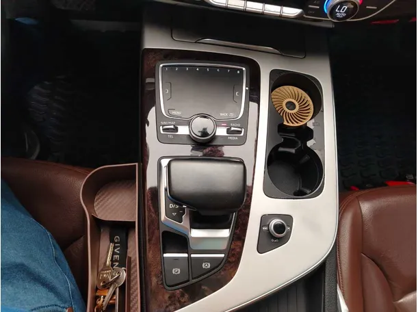 Car image 23
