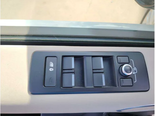 Car image 43