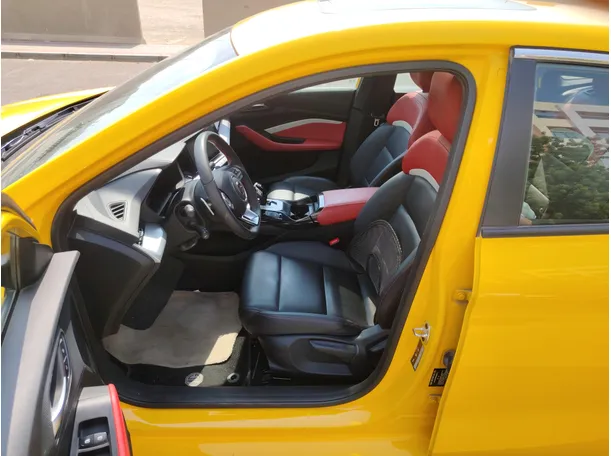Car image 12