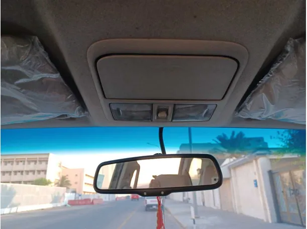 Car image 19