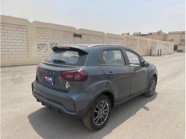 Car image 5