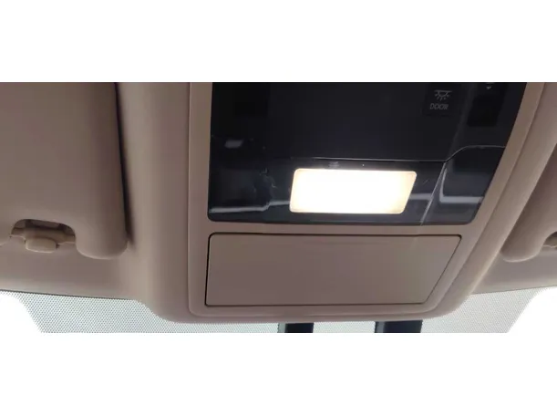 Car image 29