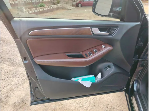 Car image 11