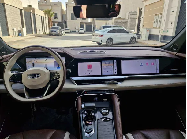 Car image 17