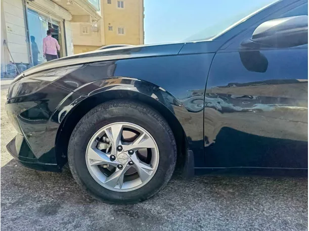 Car image 9