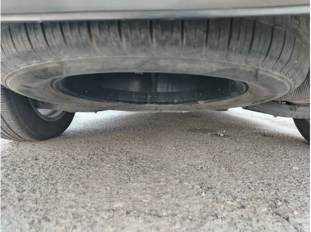 Car image 40