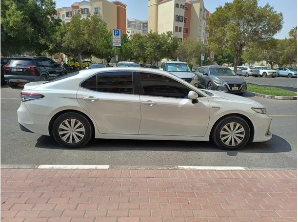 Car image 8