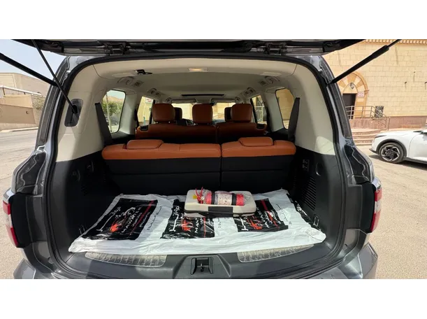 Car image 24