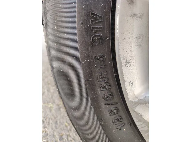 Car image 28
