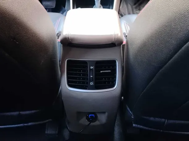 Car image 30